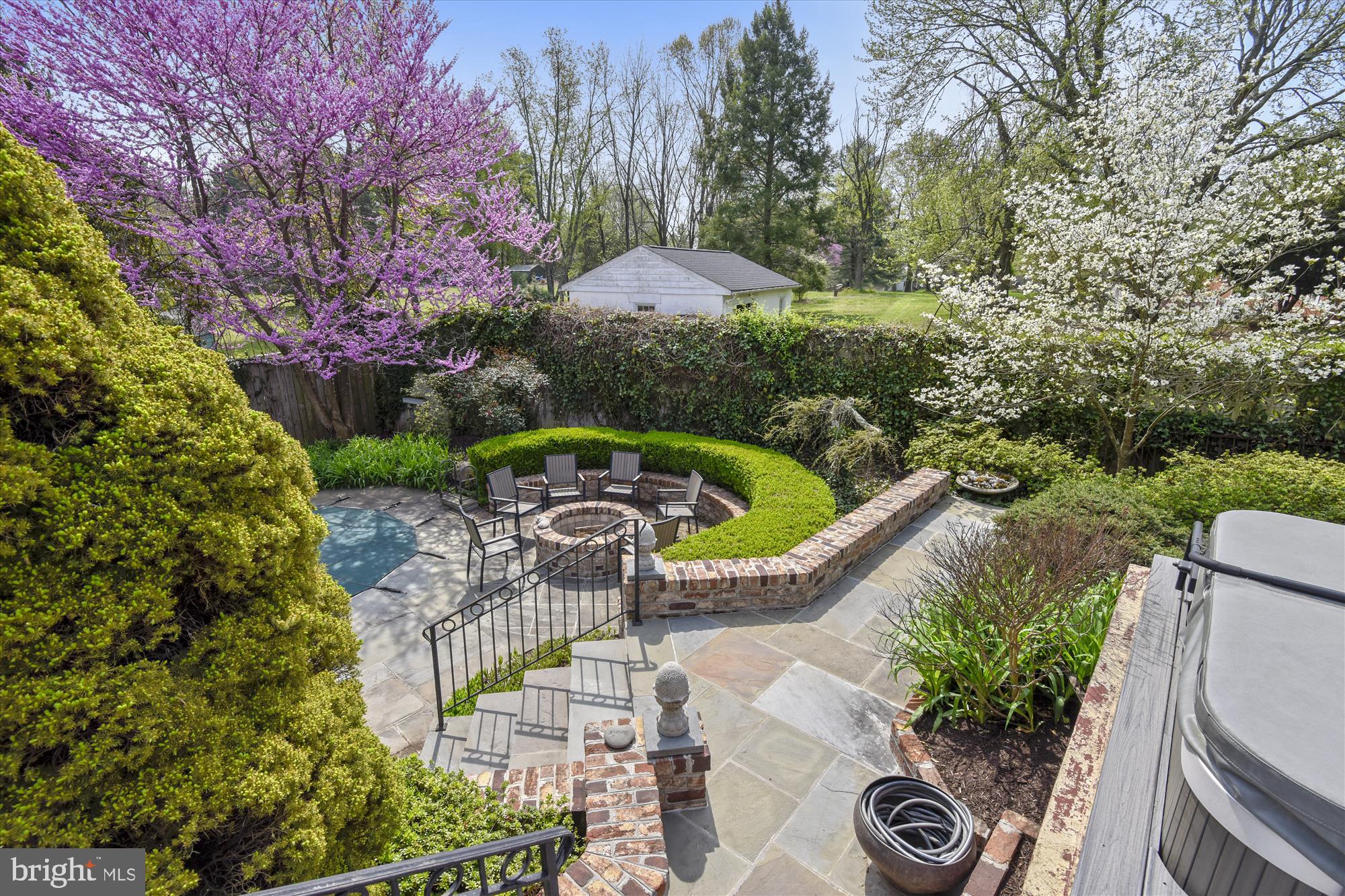515 Walker Road Great Falls, VA 22066 - Photo 9 of 58 Gallery Image 9
