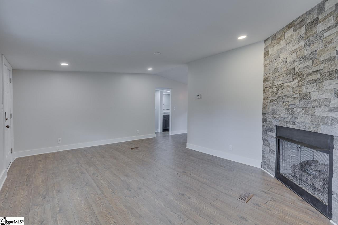 1633 Anderson Ridge Road Simpsonville, SC 29681 - Photo 15 of 44