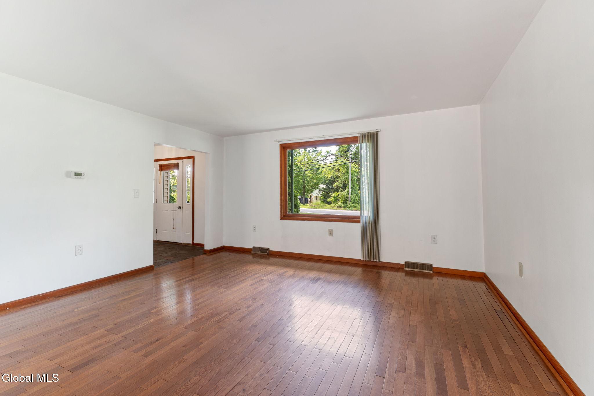 163 Aviation Road Queensbury, NY 12804 - Photo 6 of 49 img129