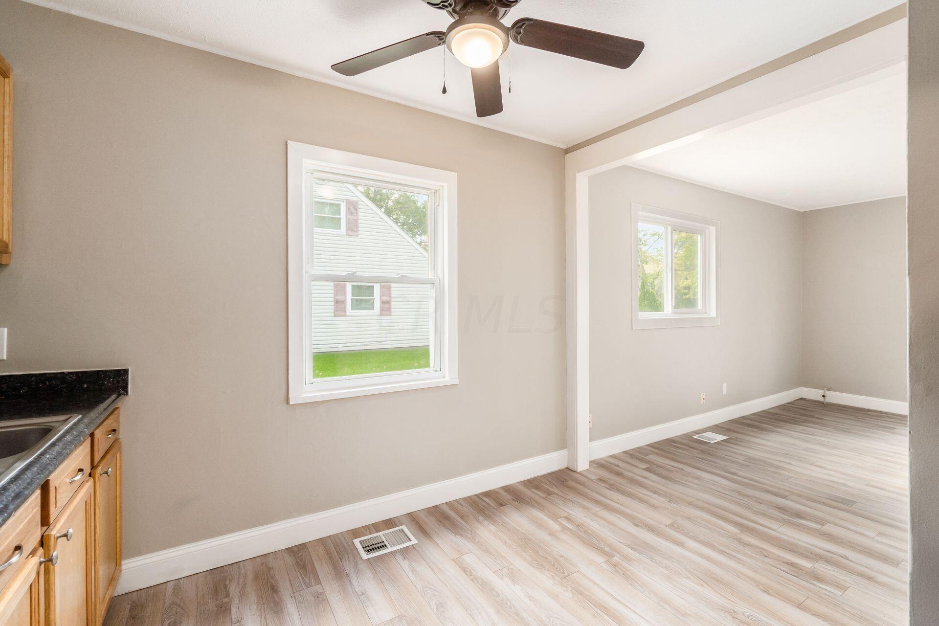 958 Antwerp Road Columbus, OH 43213 - Photo 11 of 33