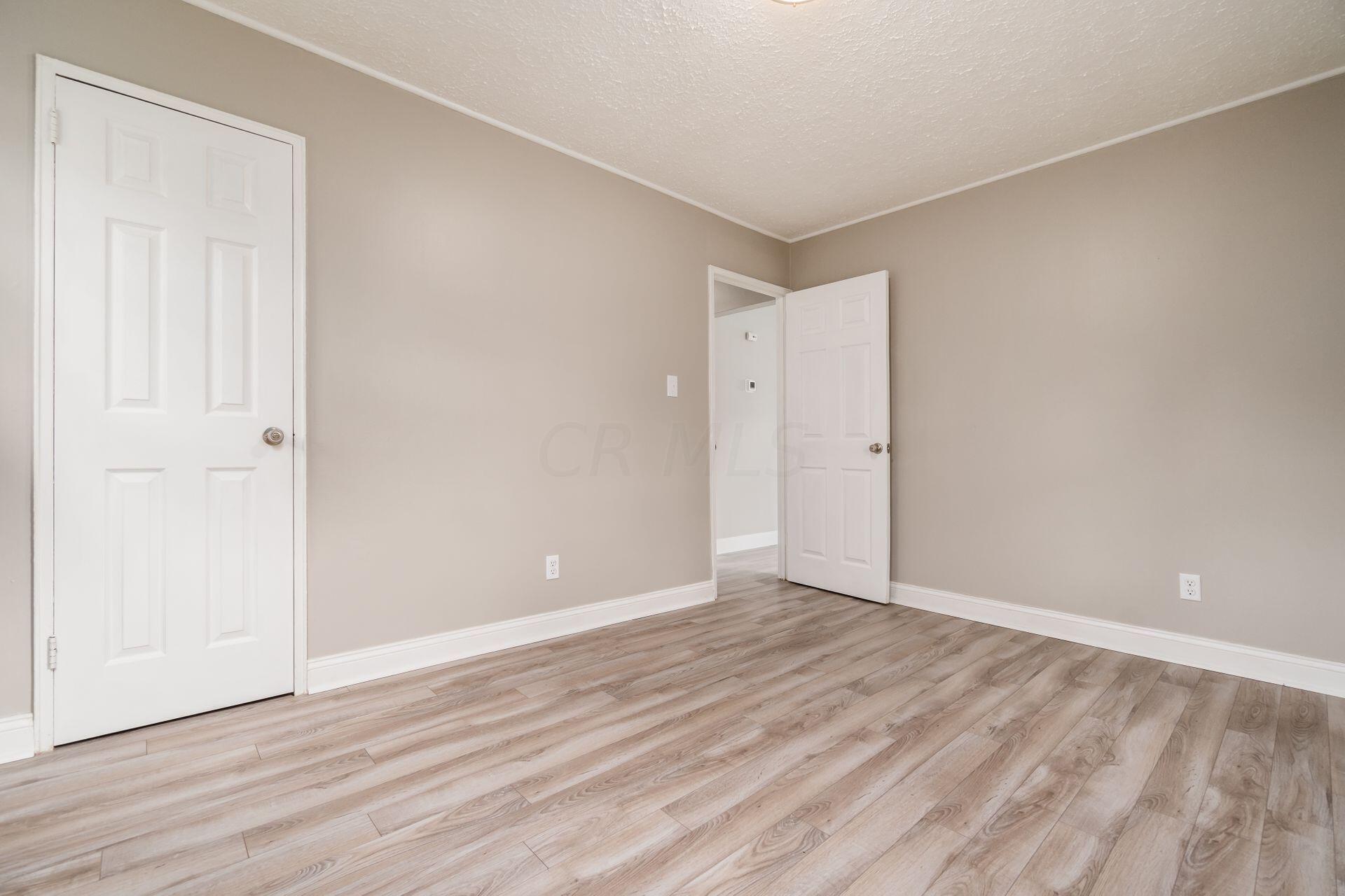 958 Antwerp Road Columbus, OH 43213 - Photo 16 of 33