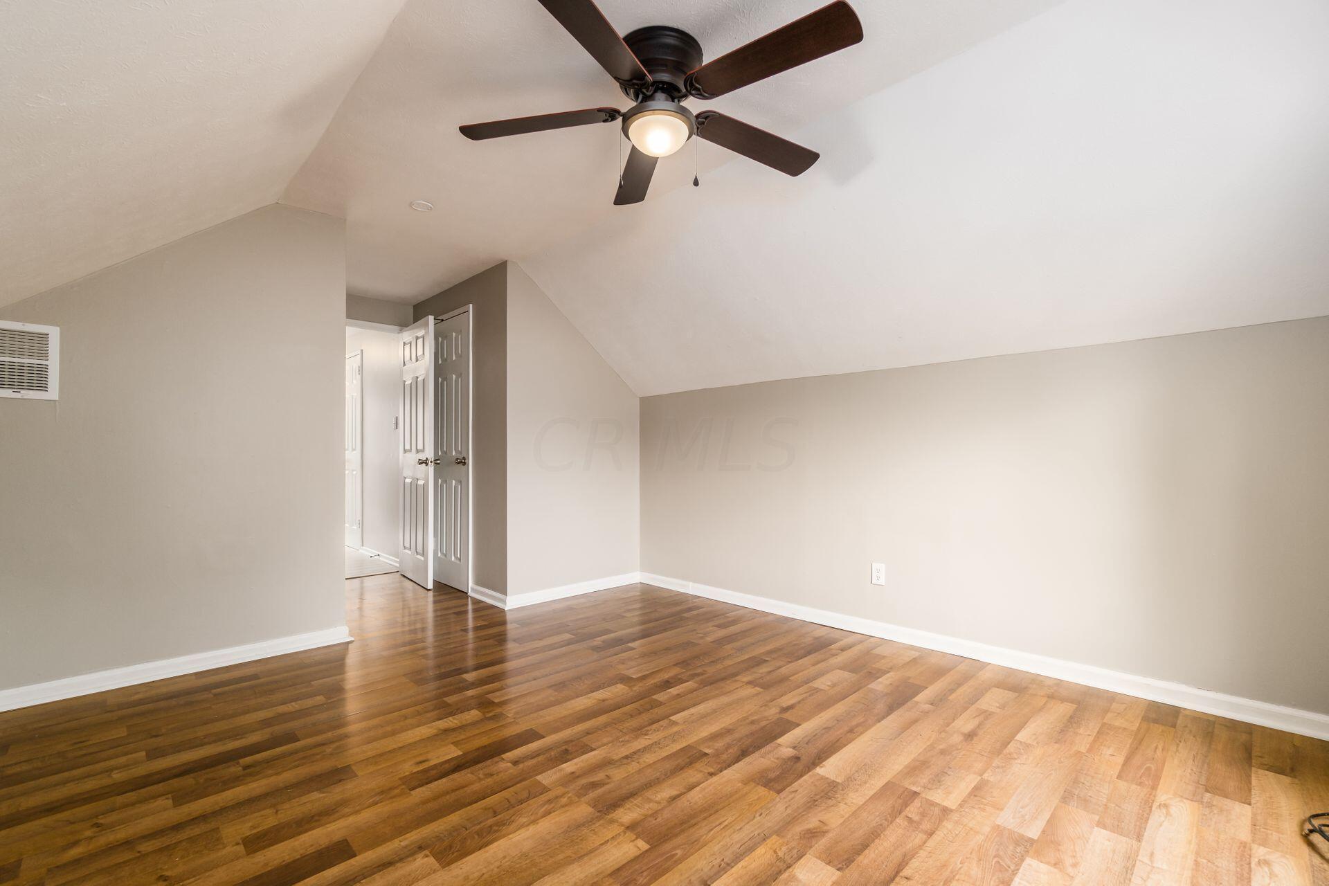 958 Antwerp Road Columbus, OH 43213 - Photo 23 of 33