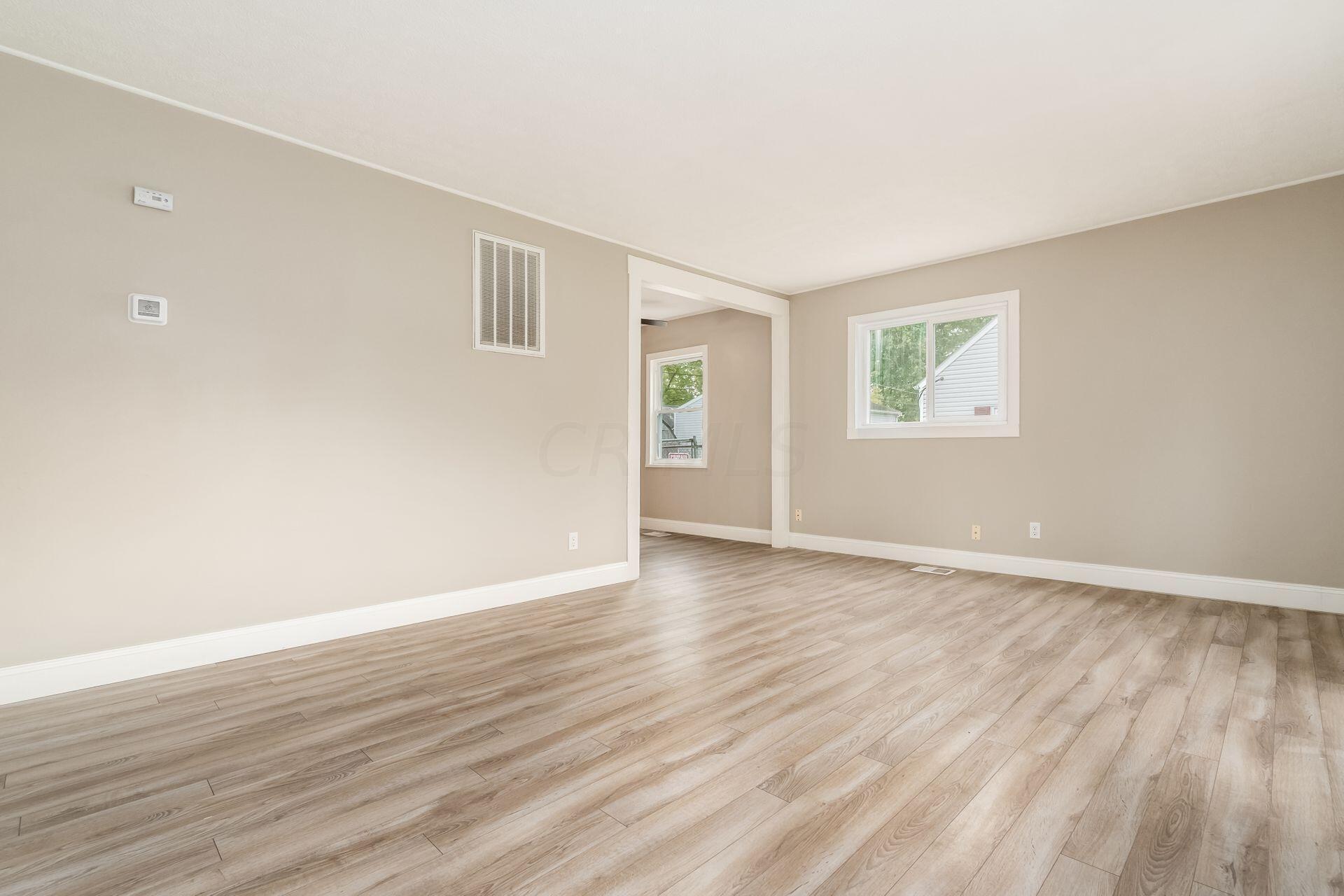 958 Antwerp Road Columbus, OH 43213 - Photo 6 of 33