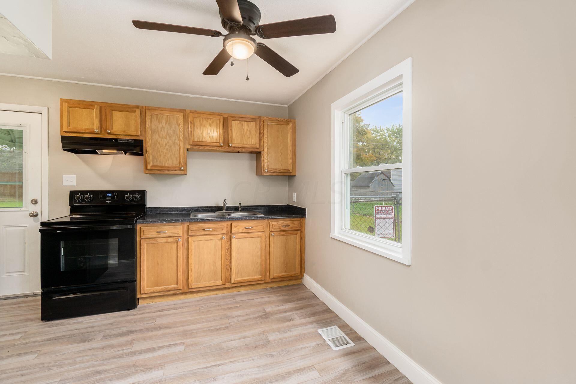 958 Antwerp Road Columbus, OH 43213 - Photo 10 of 33