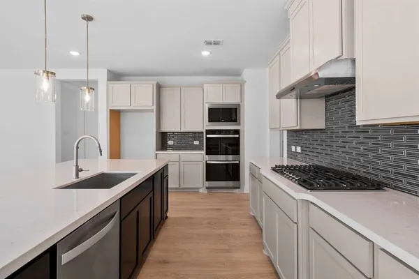 $680,285 | 229 Pine Leaf Trail, Waxahachie, TX 75165