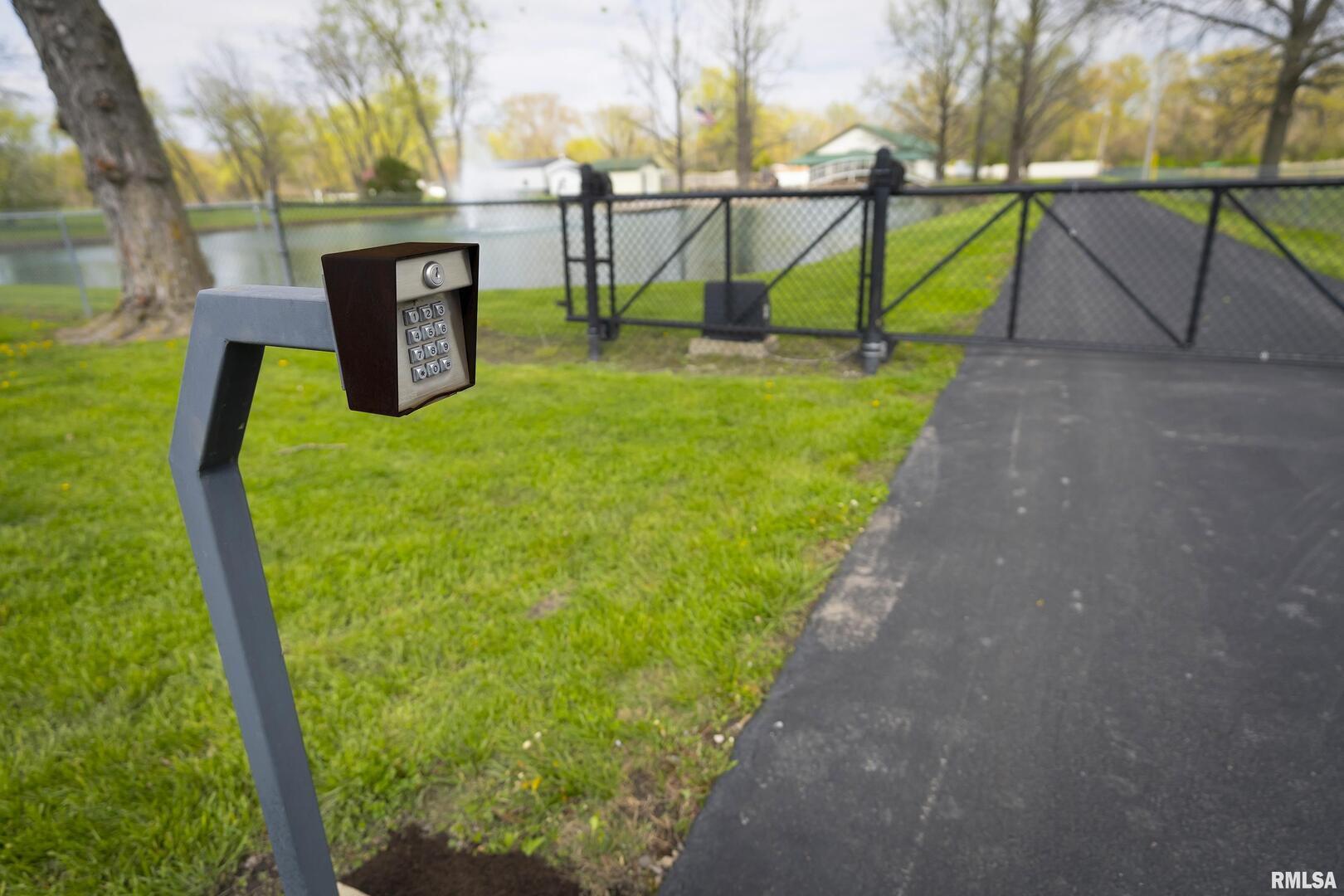 2878 Sunfield Road Du Quoin, IL 62832 - Photo 45 of 47 a view of a park with swings