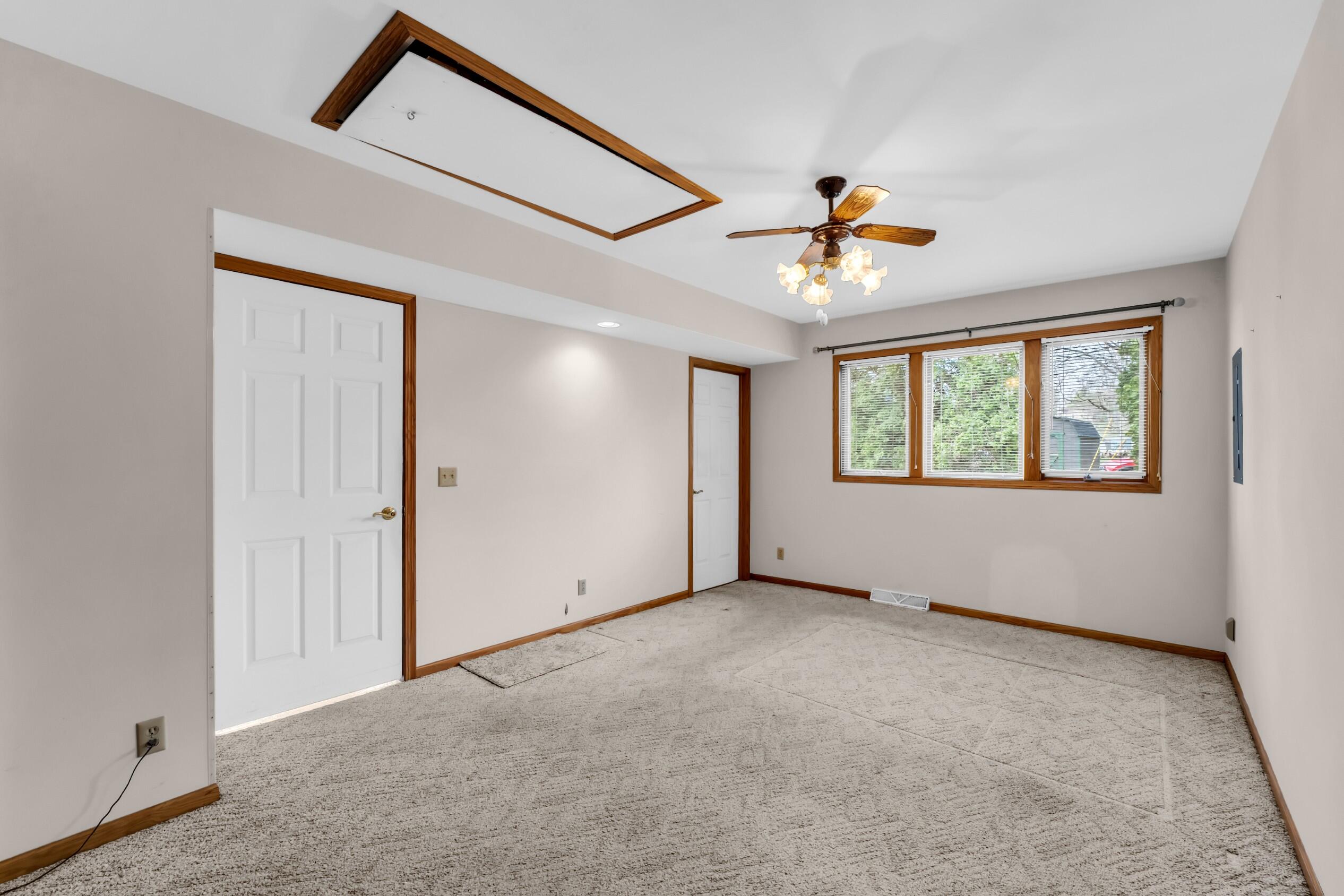 N6236 West Lake Shore Drive Spring Prairie, WI 53105 - Photo 14 of 69 Photo (14)