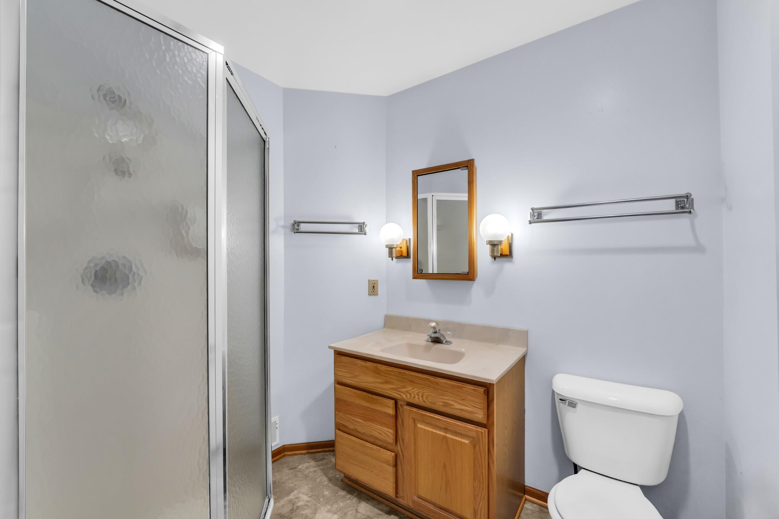 N6236 West Lake Shore Drive Spring Prairie, WI 53105 - Photo 17 of 69 Photo (17)