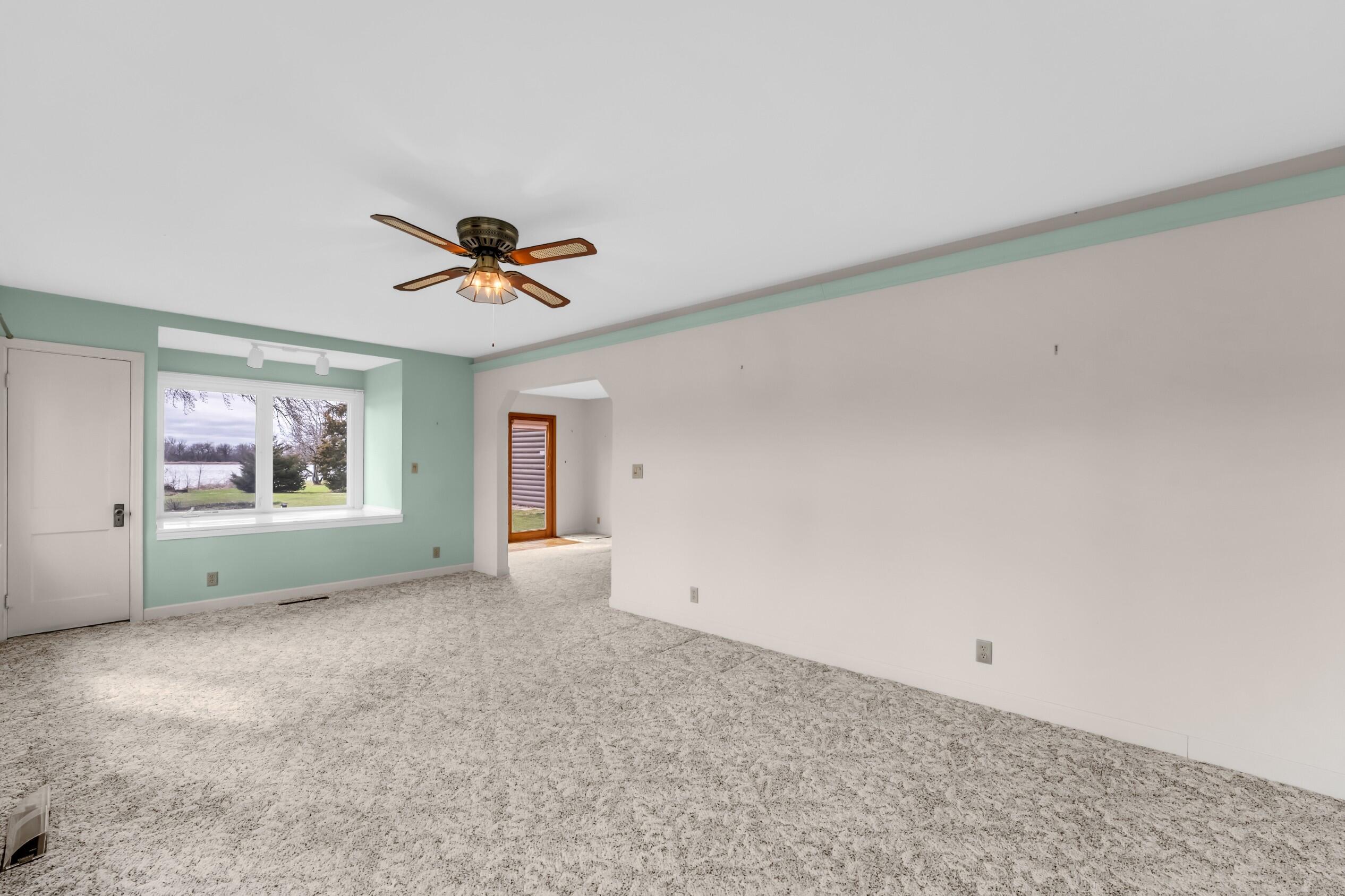 N6236 West Lake Shore Drive Spring Prairie, WI 53105 - Photo 31 of 69 Photo (31)