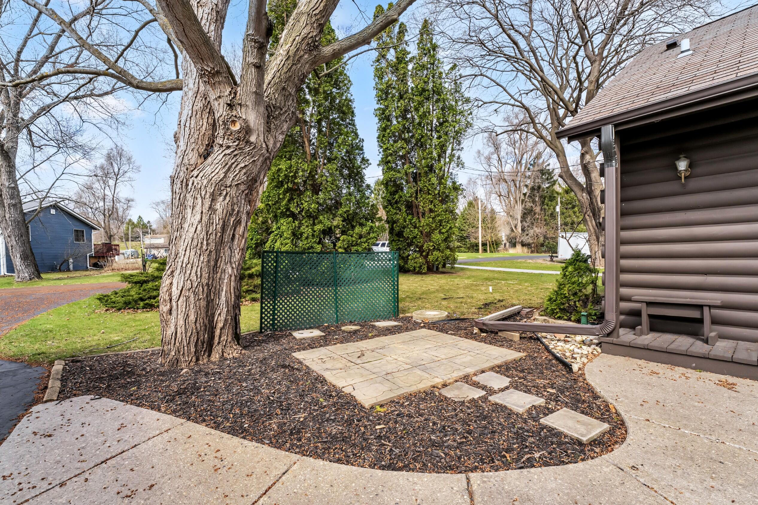 N6236 West Lake Shore Drive Spring Prairie, WI 53105 - Photo 39 of 69 Photo (39)