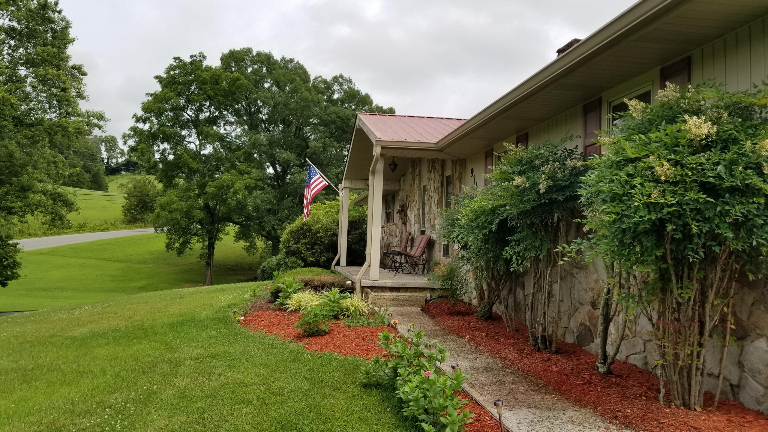 931 Essary Road Tazewell, TN 37879 - Photo 2 of 19 Landscaping