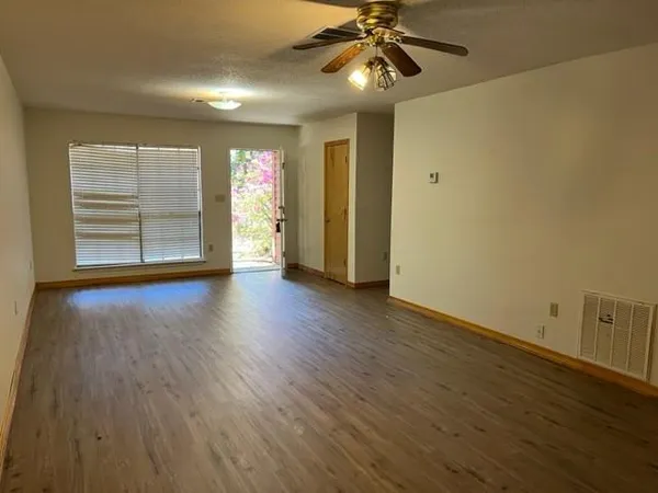 $1,100 | 35515 Oakridge Avenue, Slidell, LA 70460