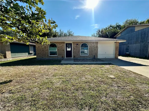 $1,800 | 1213 Montreal Drive, Corpus Christi, TX 78418
