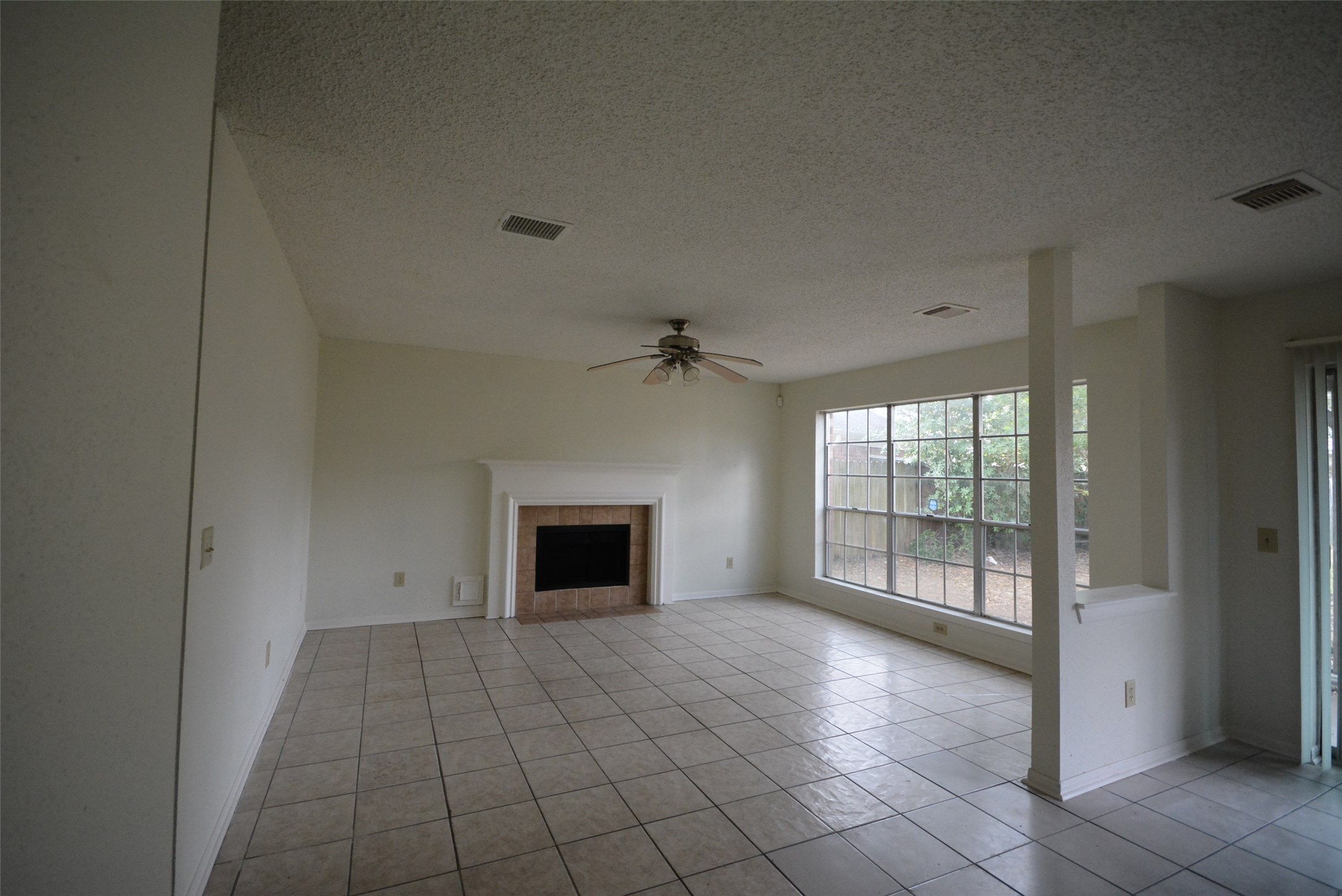 3106 Rimrock Drive Missouri City, TX 77459 - Photo 9 of 23 huge family room with fire place.