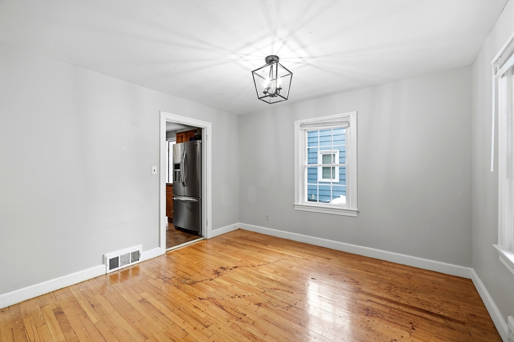 15 Lucerne Road Springfield, MA 01119 - Photo 10 of 22