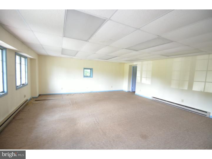 2141 Longview Road Warrington, PA 18976 - Photo 11 of 23 Family Room