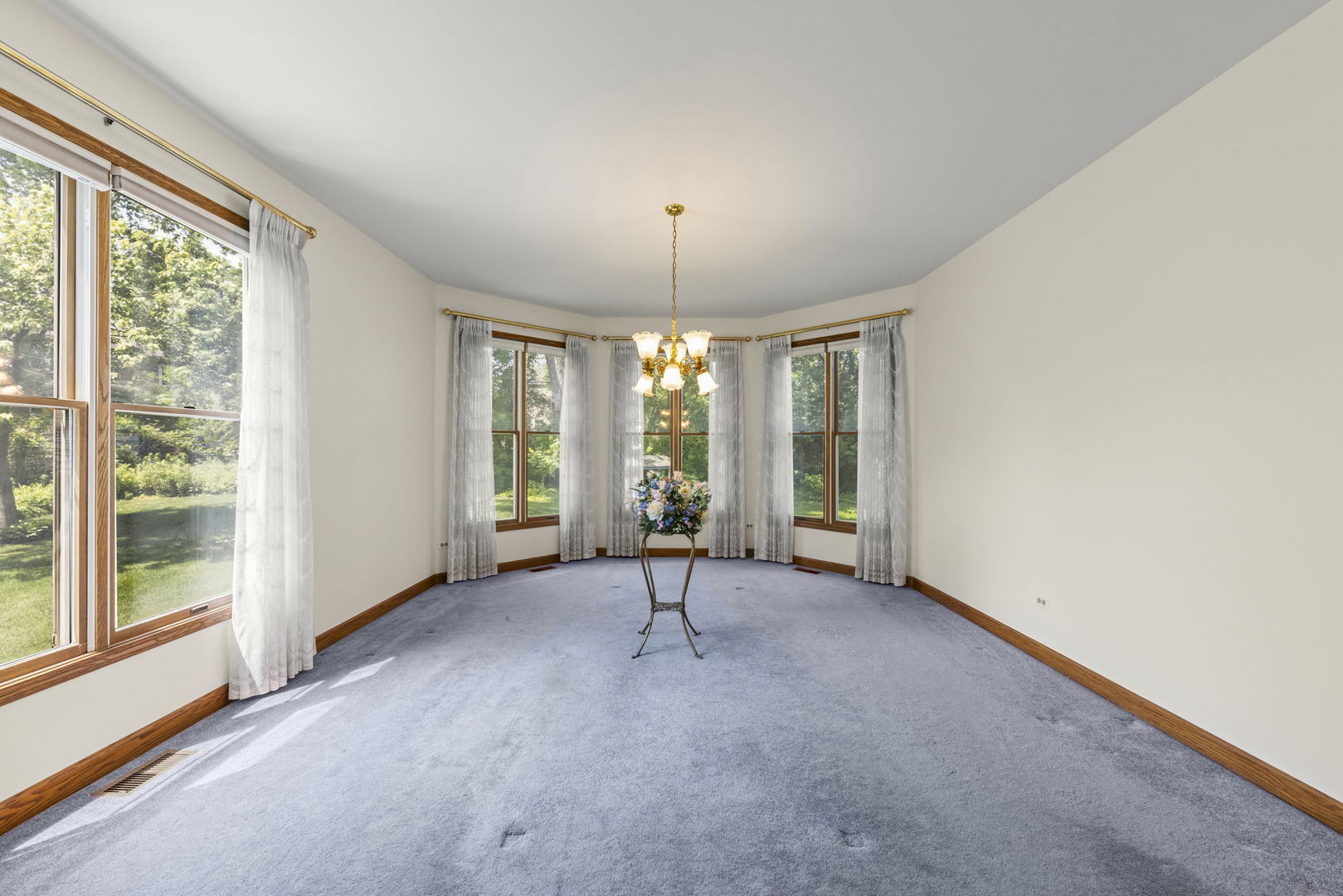 18040 Perth Avenue Homewood, IL 60430 - Photo 19 of 44 an empty room with windows and outdoor view