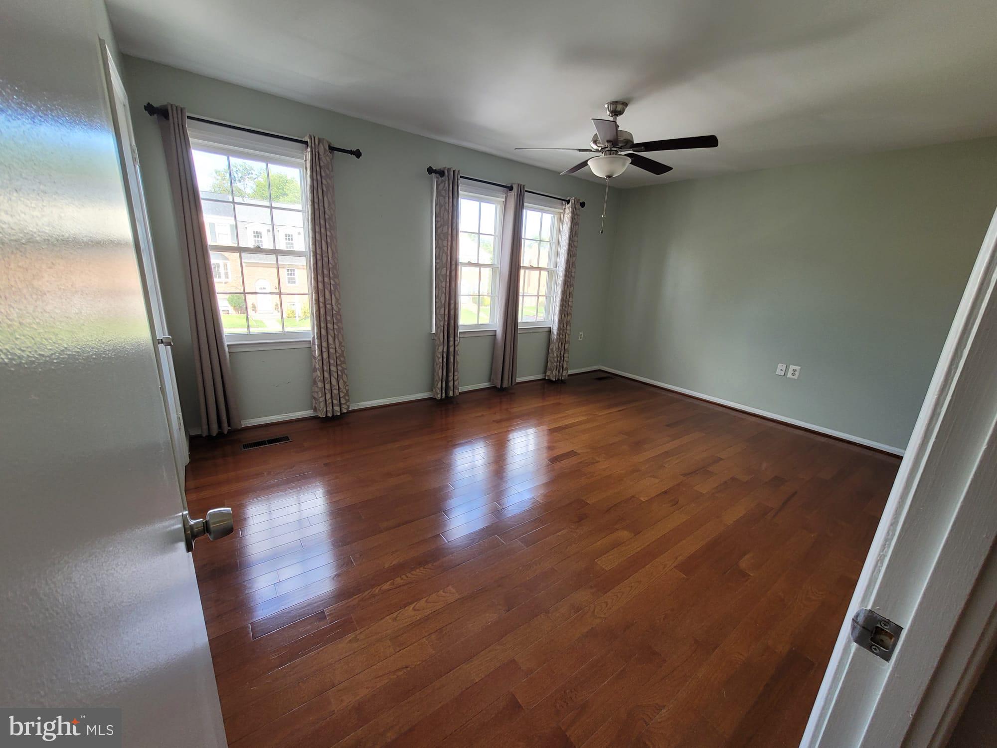 3039 Seminole Road Woodbridge, VA 22192 - Photo 13 of 30 Master bedroom