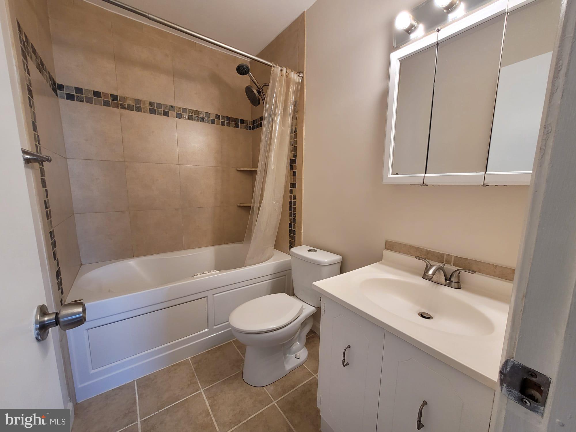 3039 Seminole Road Woodbridge, VA 22192 - Photo 15 of 30 Master bath