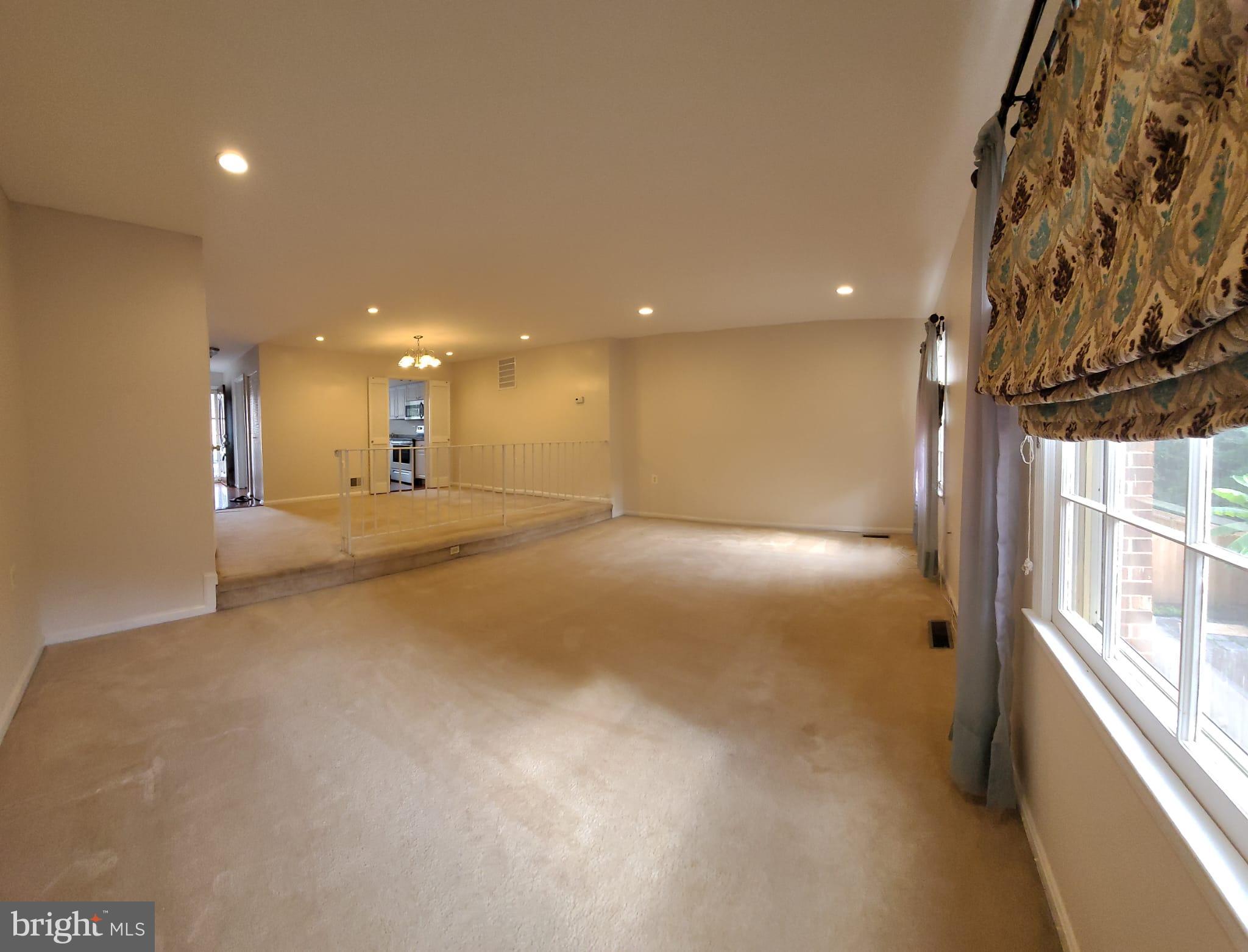 3039 Seminole Road Woodbridge, VA 22192 - Photo 4 of 30 Living area