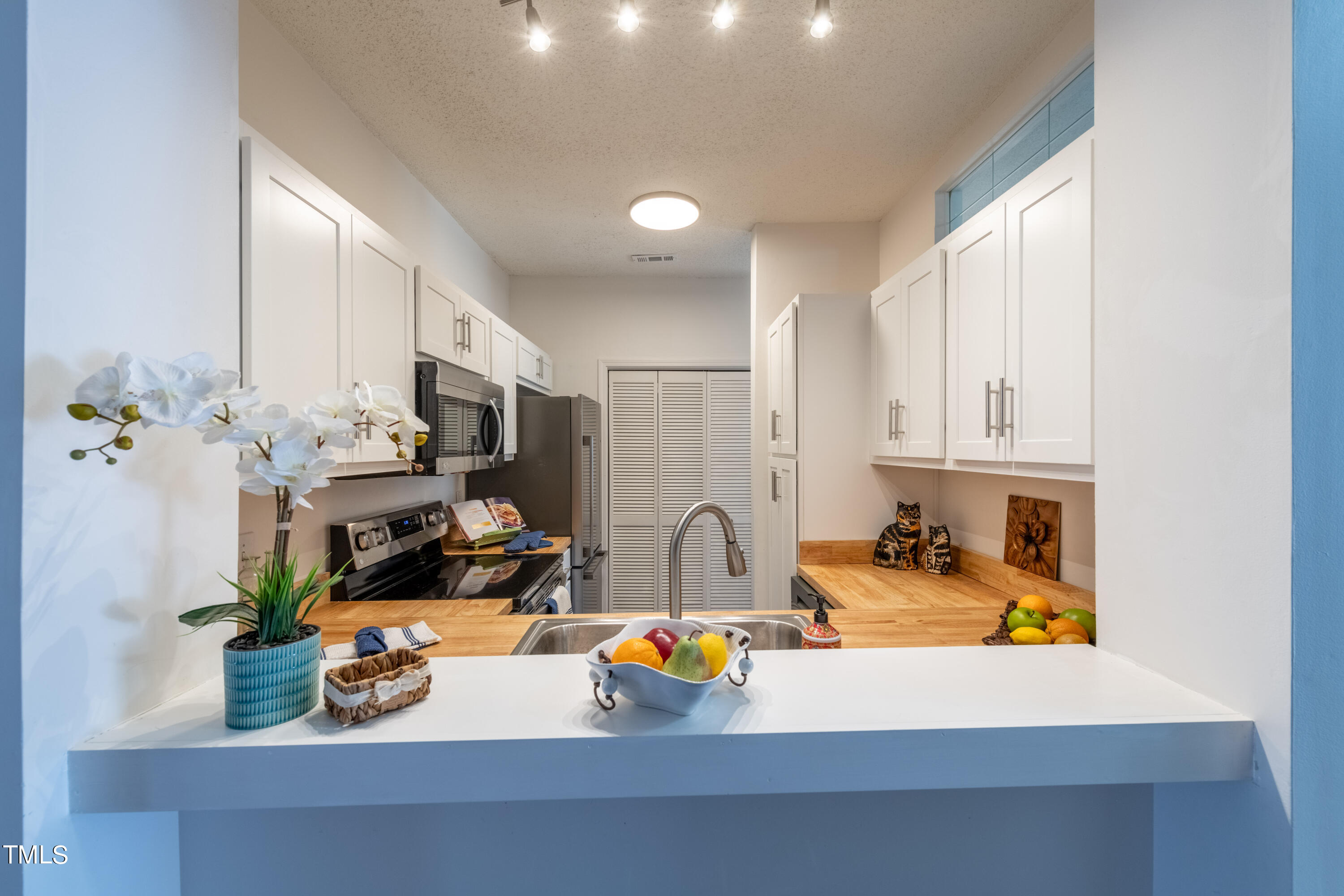6121 Sunpointe Drive, Unit 102 Raleigh, NC 27606 - Photo 13 of 30 _DSC9065-HDR