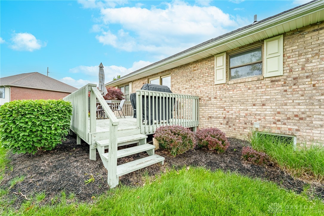 521 East Hoewisher Road Sidney, OH 45365 - Photo 8 of 42