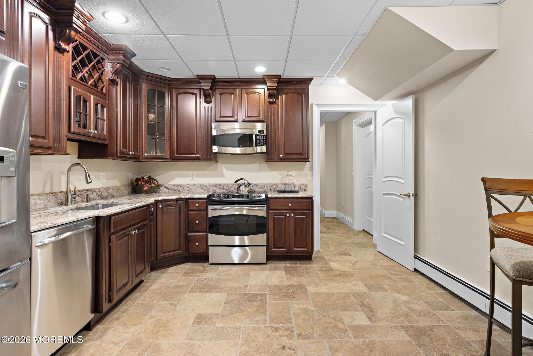 12 Raintree Court Holmdel, NJ 07733 - Photo 21 of 32 12 Raintree Ct (131)