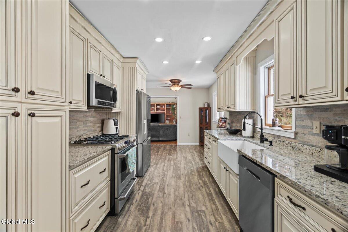 23 Fox Knoll Way Hampton, NY 12837 - Photo 15 of 42 15-DSC06428