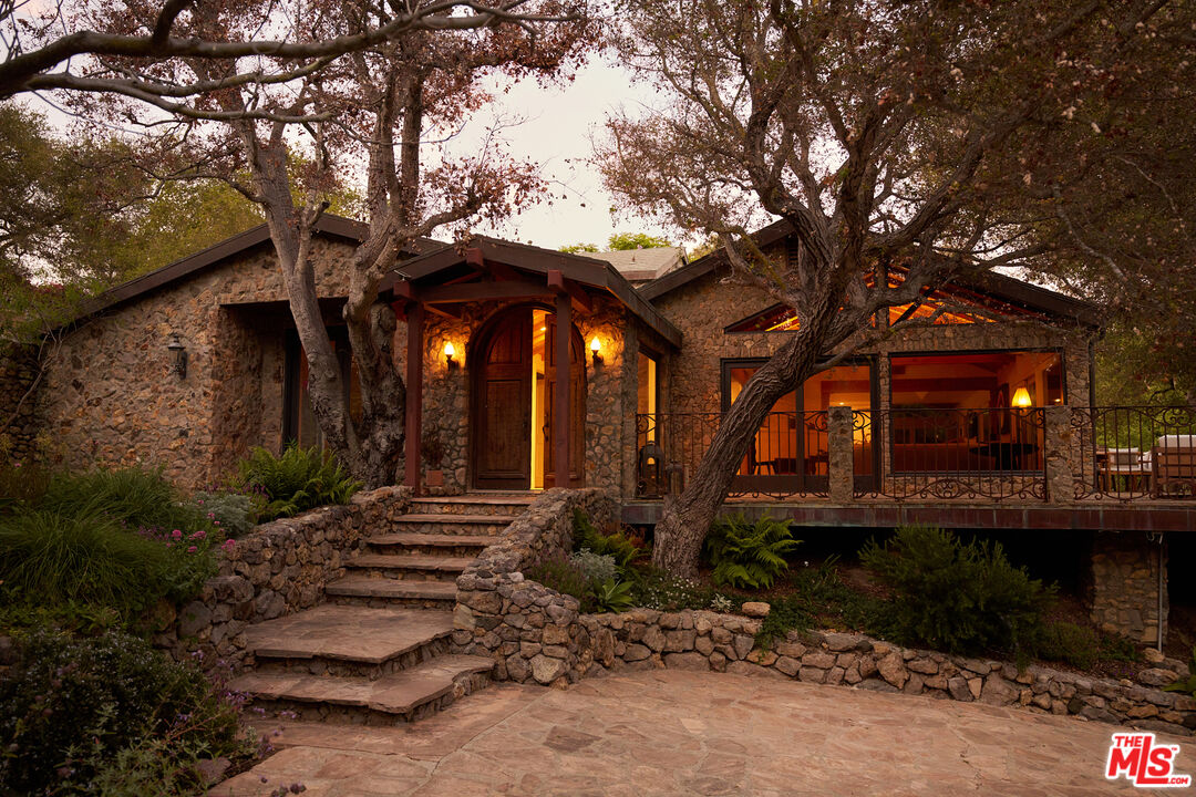 6208 Delaplane Road Malibu, CA 90265 - Photo 1 of 44 Gallery Image 1