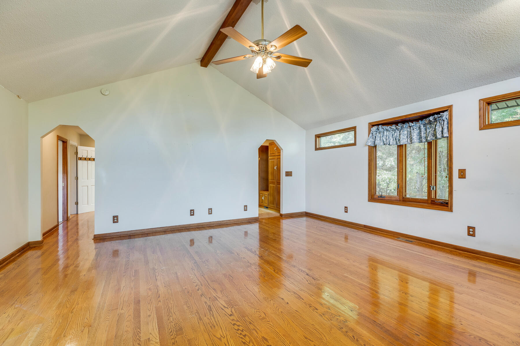 747 Ridgefield Road Elizabethton, TN 37643 - Photo 20 of 59 020