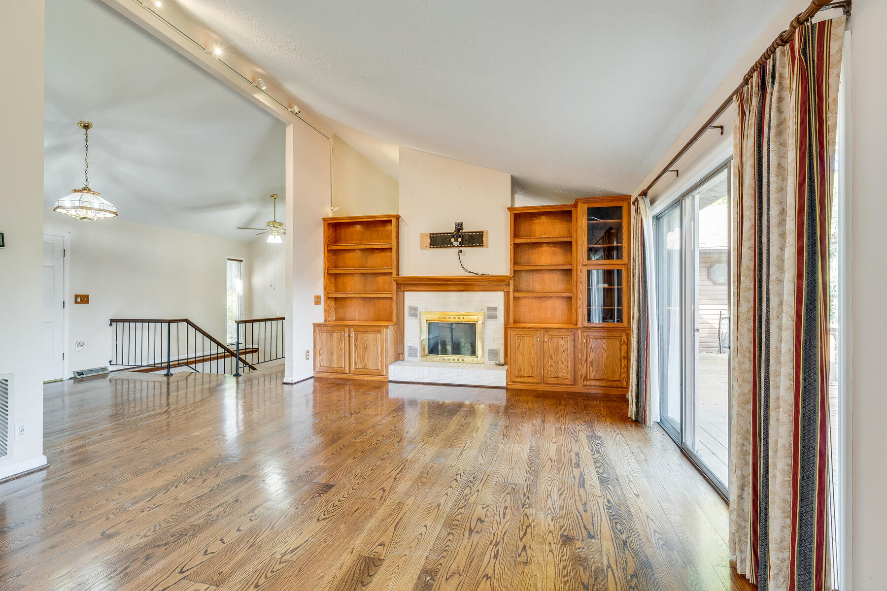 747 Ridgefield Road Elizabethton, TN 37643 - Photo 9 of 59 009
