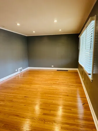 $2,150 | 3850 West 81st Street, Chicago, IL 60652