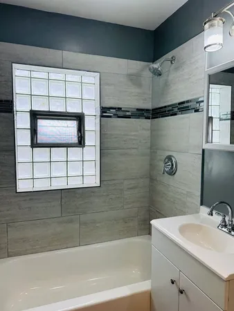 $2,150 | 3850 West 81st Street, Chicago, IL 60652