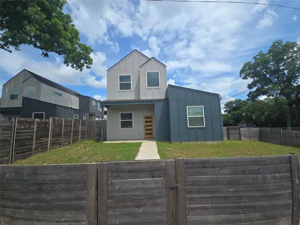 $2,350 | 7601 Carver Avenue, Unit 1, Austin, TX 78752