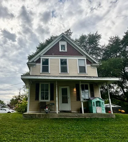 $289,900 | 9473 South Chicago Road, Oak Creek, WI 53154