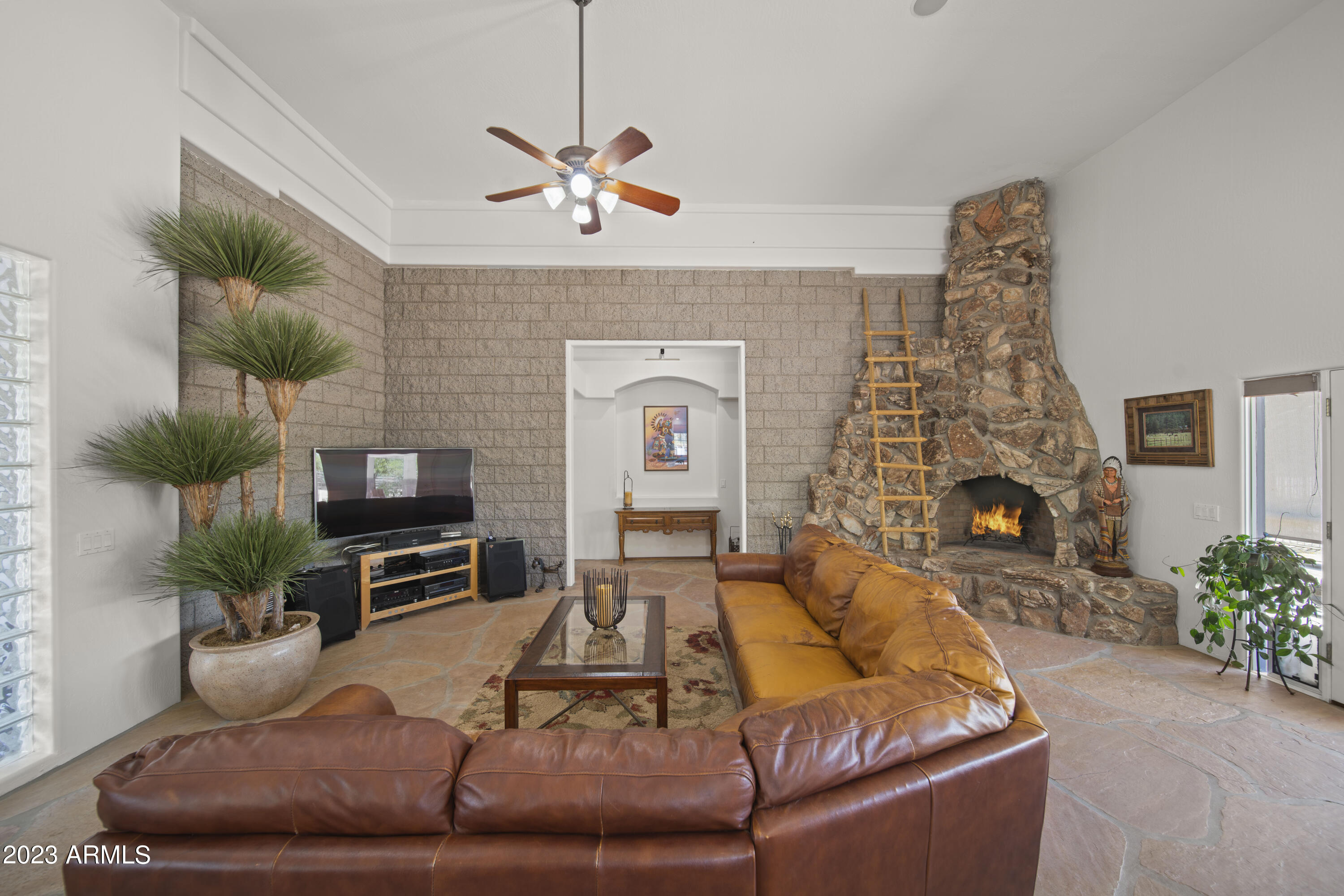 141 East Cloud Road Phoenix, AZ 85086 - Photo 23 of 99 Open & Bright Great Room