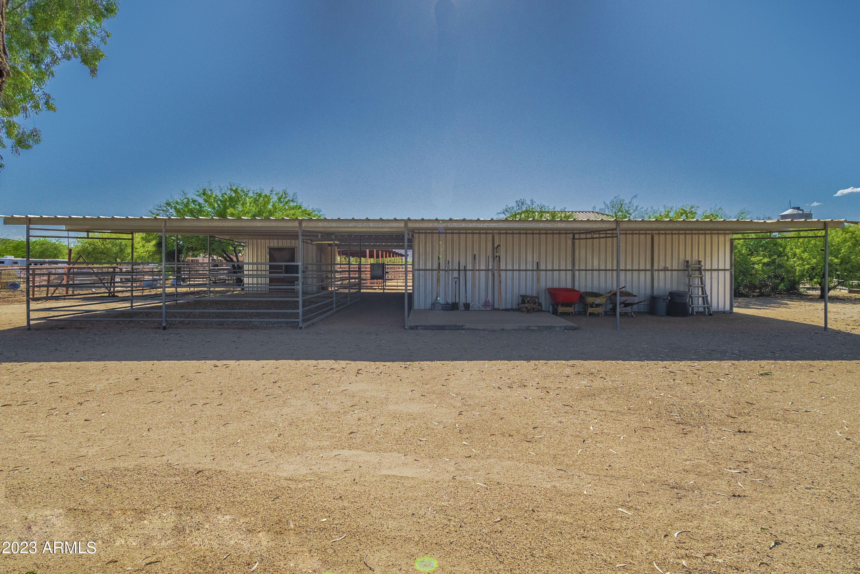 141 East Cloud Road Phoenix, AZ 85086 - Photo 69 of 99 6 Total Stalls