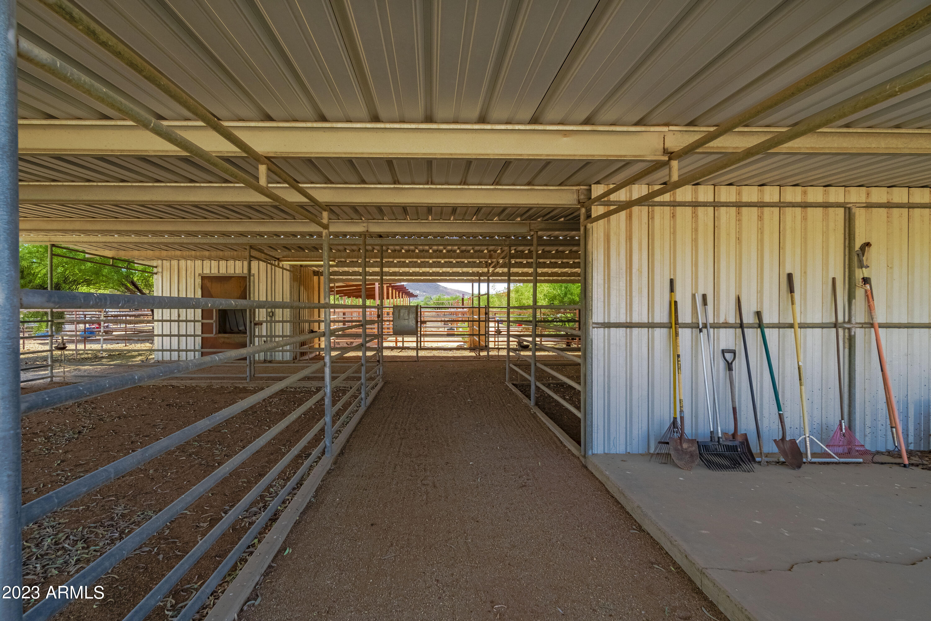 141 East Cloud Road Phoenix, AZ 85086 - Photo 70 of 99 16x32 Foaling Stall