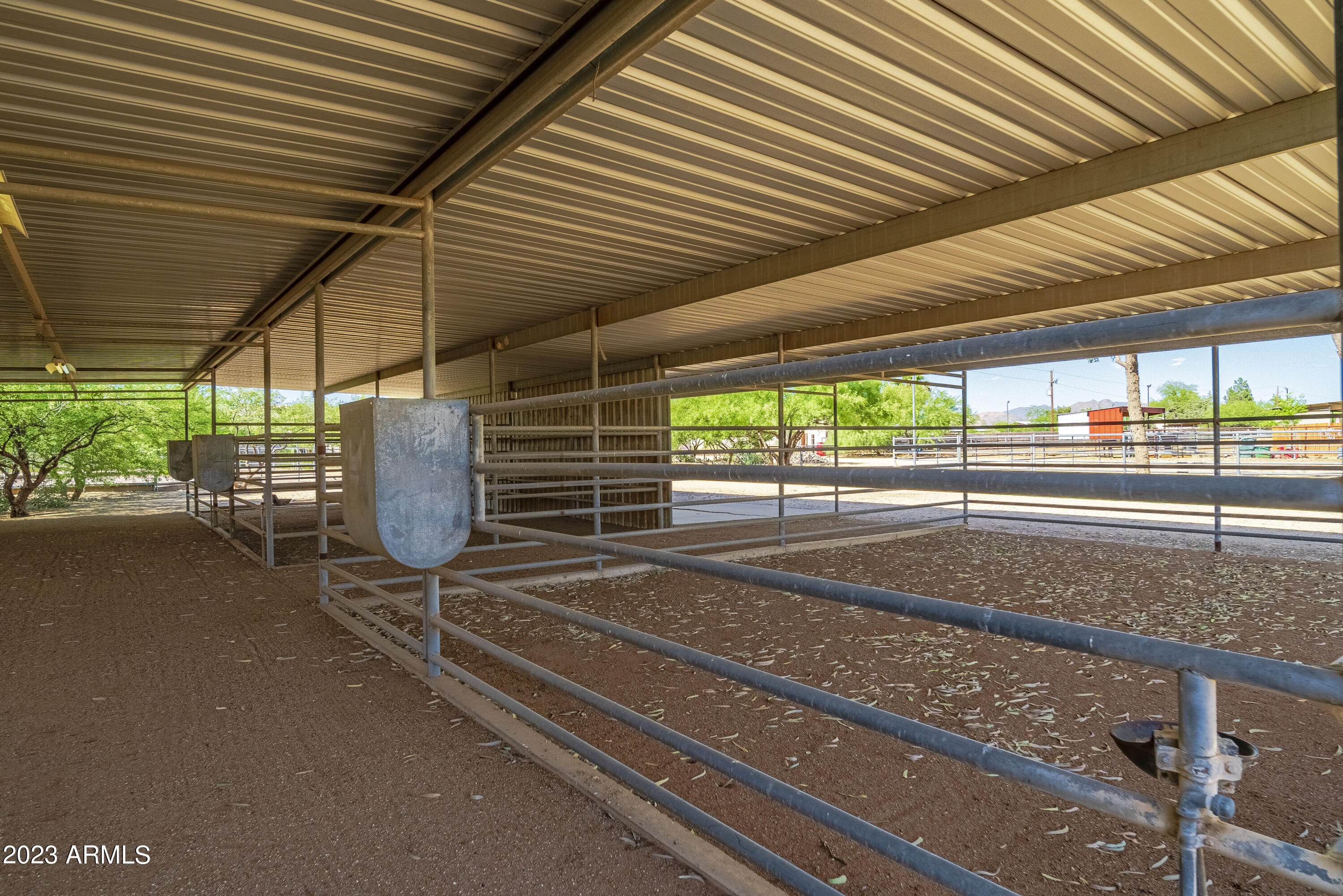 141 East Cloud Road Phoenix, AZ 85086 - Photo 72 of 99 5 16x16 Stalls