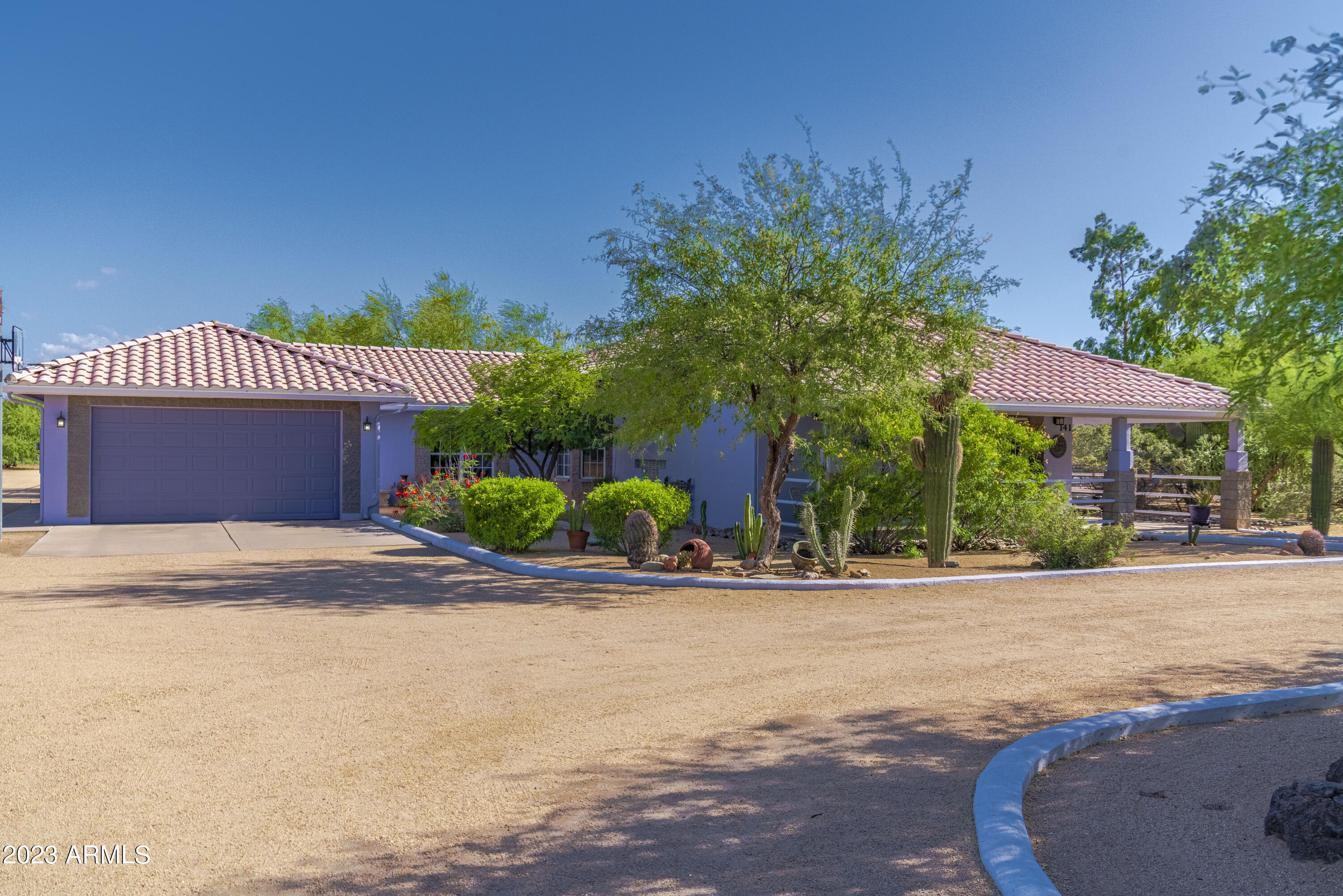 141 East Cloud Road Phoenix, AZ 85086 - Photo 10 of 99 Circular Driveway