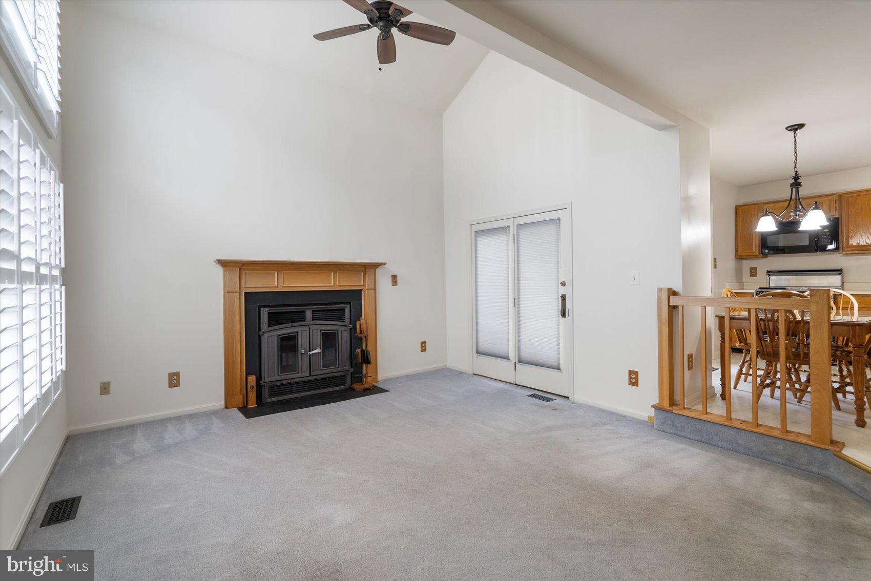 9020 Fieldchat Road Baltimore, MD 21236 - Photo 19 of 40 Family Room