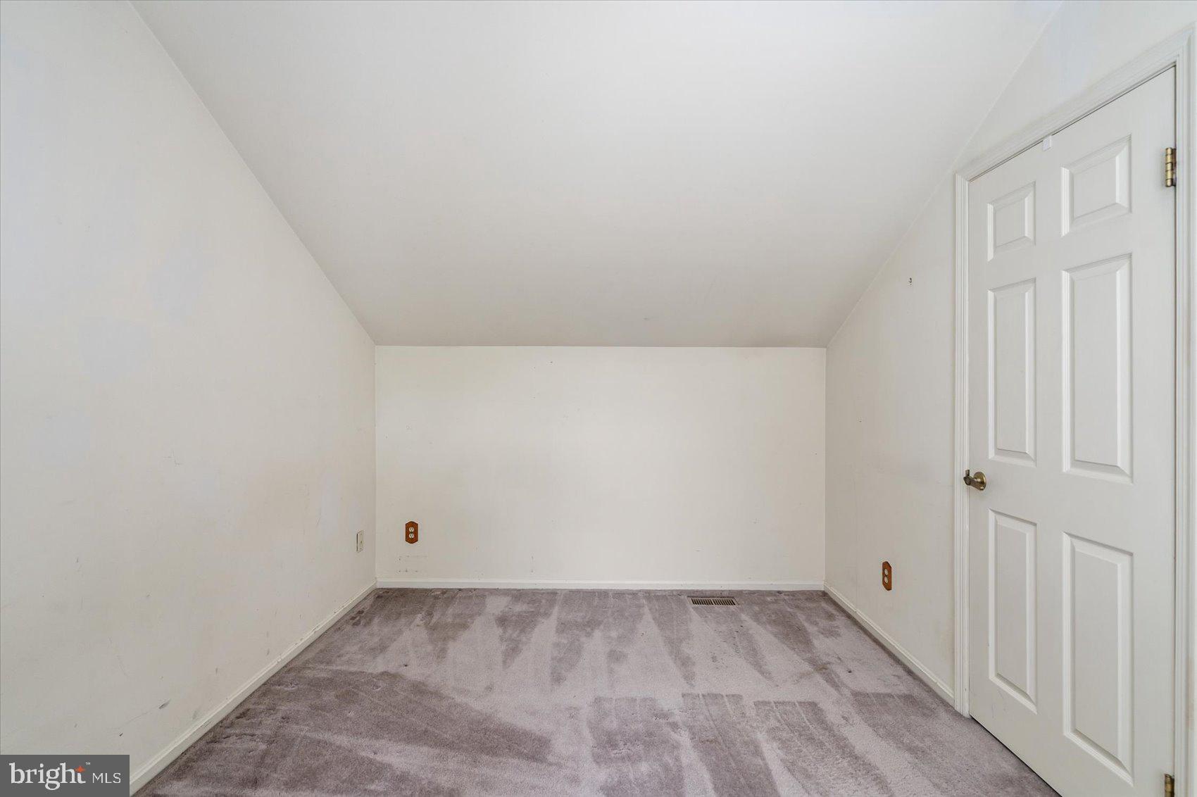 9020 Fieldchat Road Baltimore, MD 21236 - Photo 34 of 40 Bedroom
