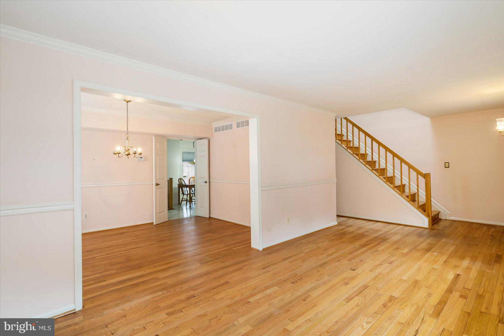 9020 Fieldchat Road Baltimore, MD 21236 - Photo 8 of 40 Living Room