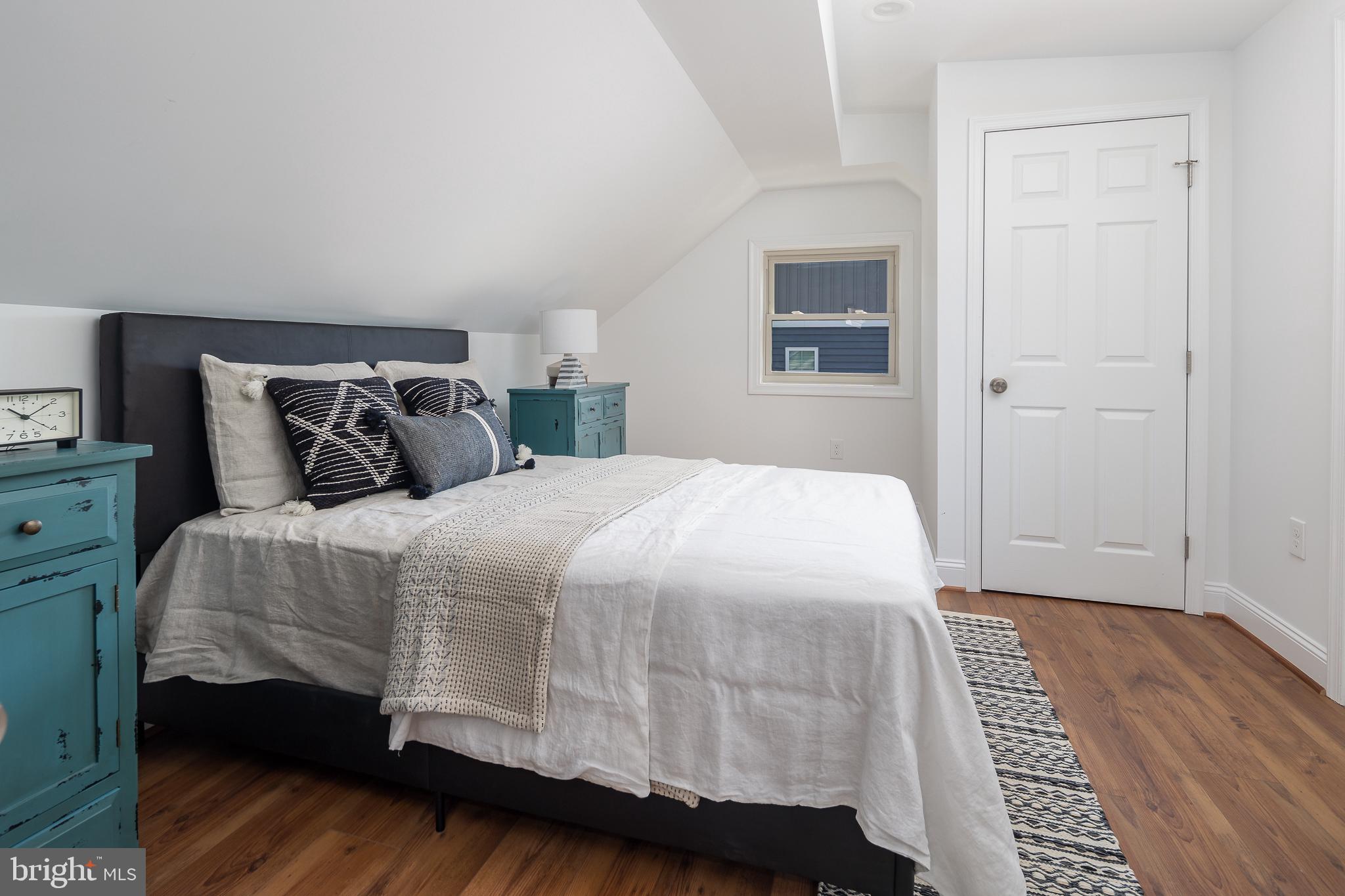 6720 Barrett Road Falls Church, VA 22042 - Photo 15 of 49 PRIMARY BEDROOM