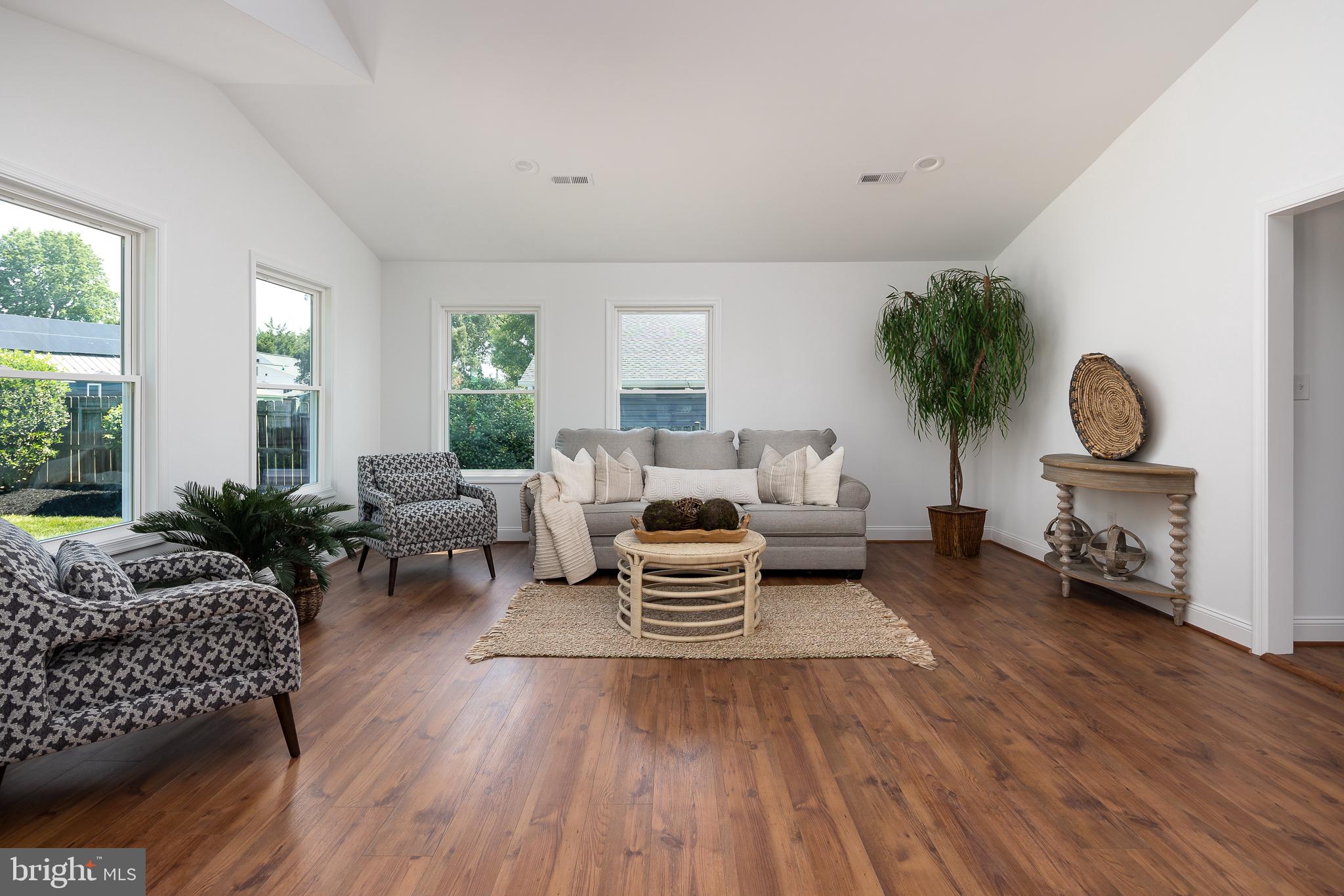 6720 Barrett Road Falls Church, VA 22042 - Photo 23 of 49 LARGE FAMILY ROOM IN REAR ADDITION