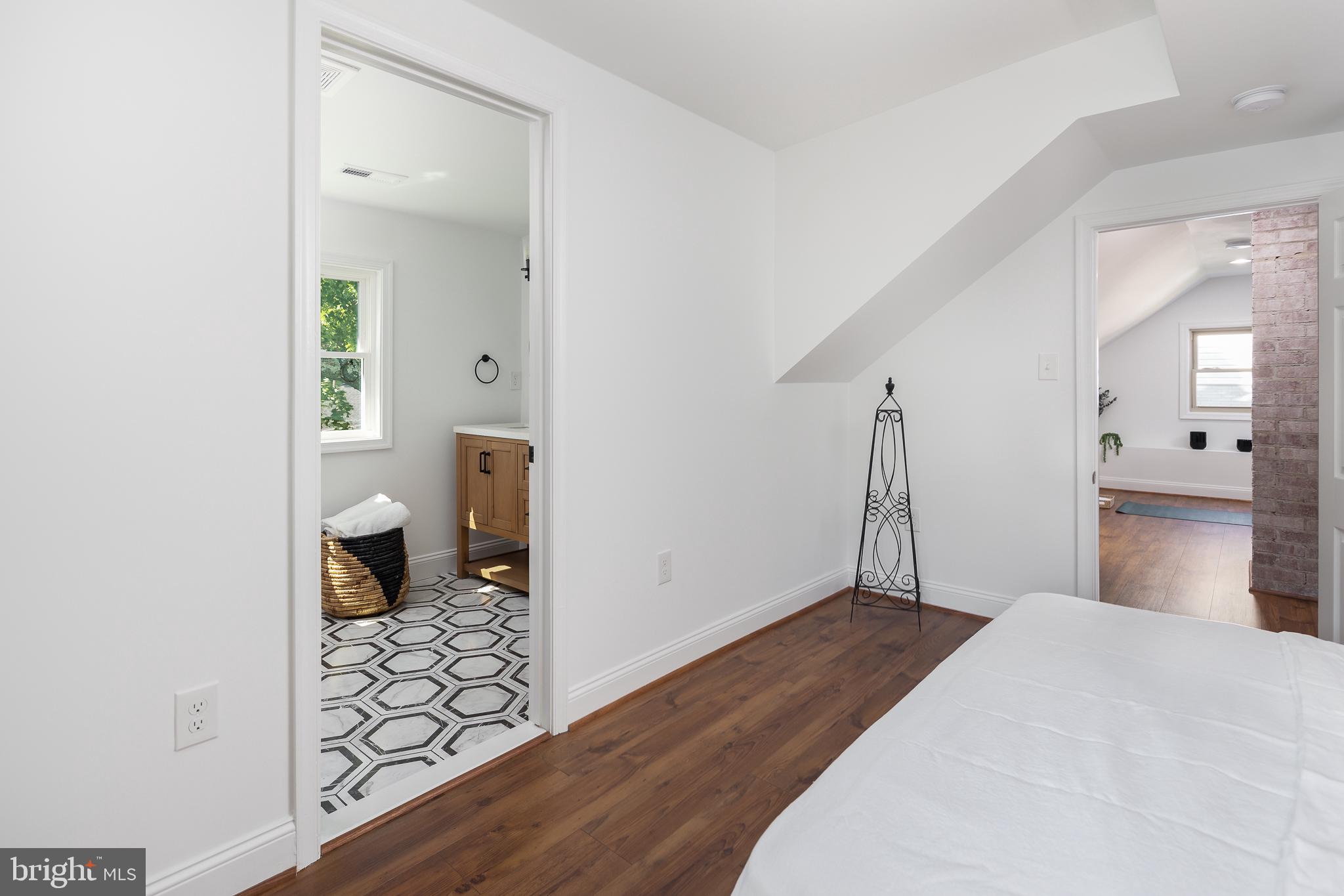 6720 Barrett Road Falls Church, VA 22042 - Photo 8 of 49 PRIMARY BR HAS HUGE ATTACHED BATH