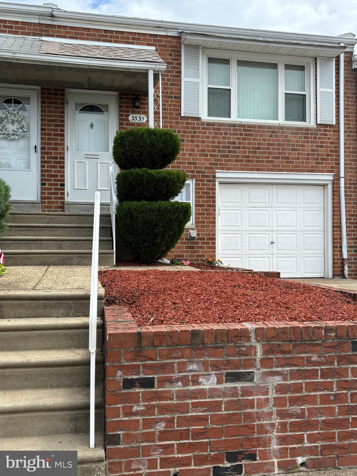 3535 Oakhill Road Philadelphia, PA 19154 - Photo 2 of 48 Gallery Image 2