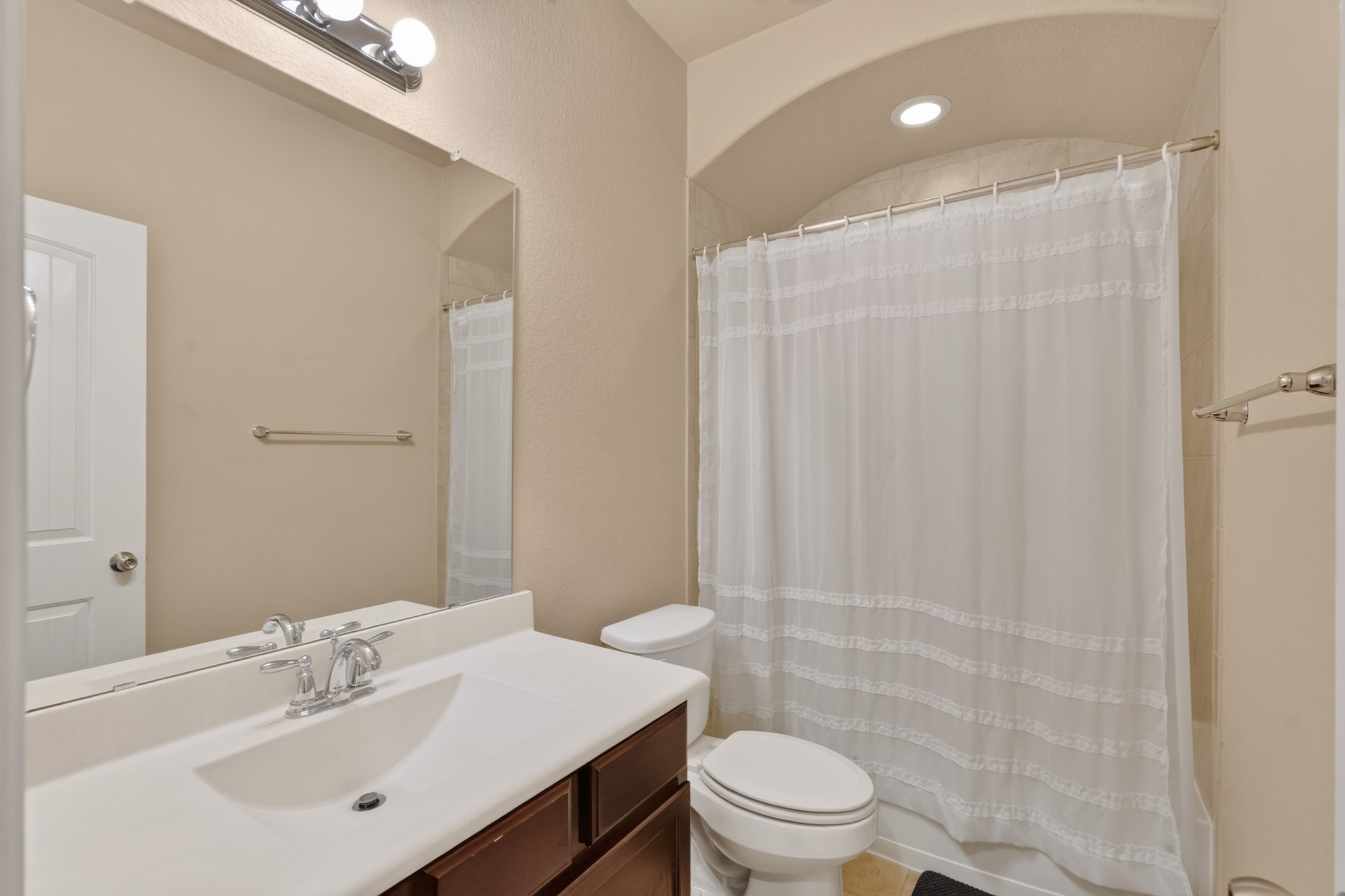 5414 Claymore Meadow Lane Spring, TX 77389 - Photo 28 of 35 Secondary Bathroom.