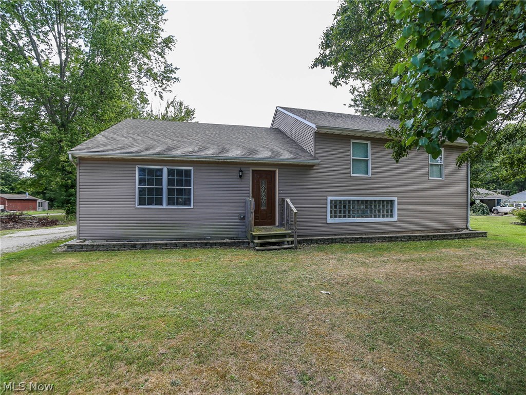 38145 Chestnut Ridge Road Elyria, OH 44035 - Photo 1 of 32 Gallery Image 1