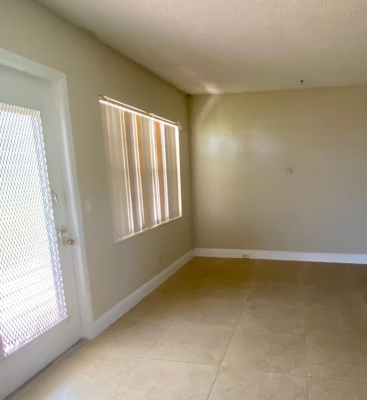 476 Fanshaw L Boca Raton, FL 33434 - Photo 2 of 23 IMG_8856